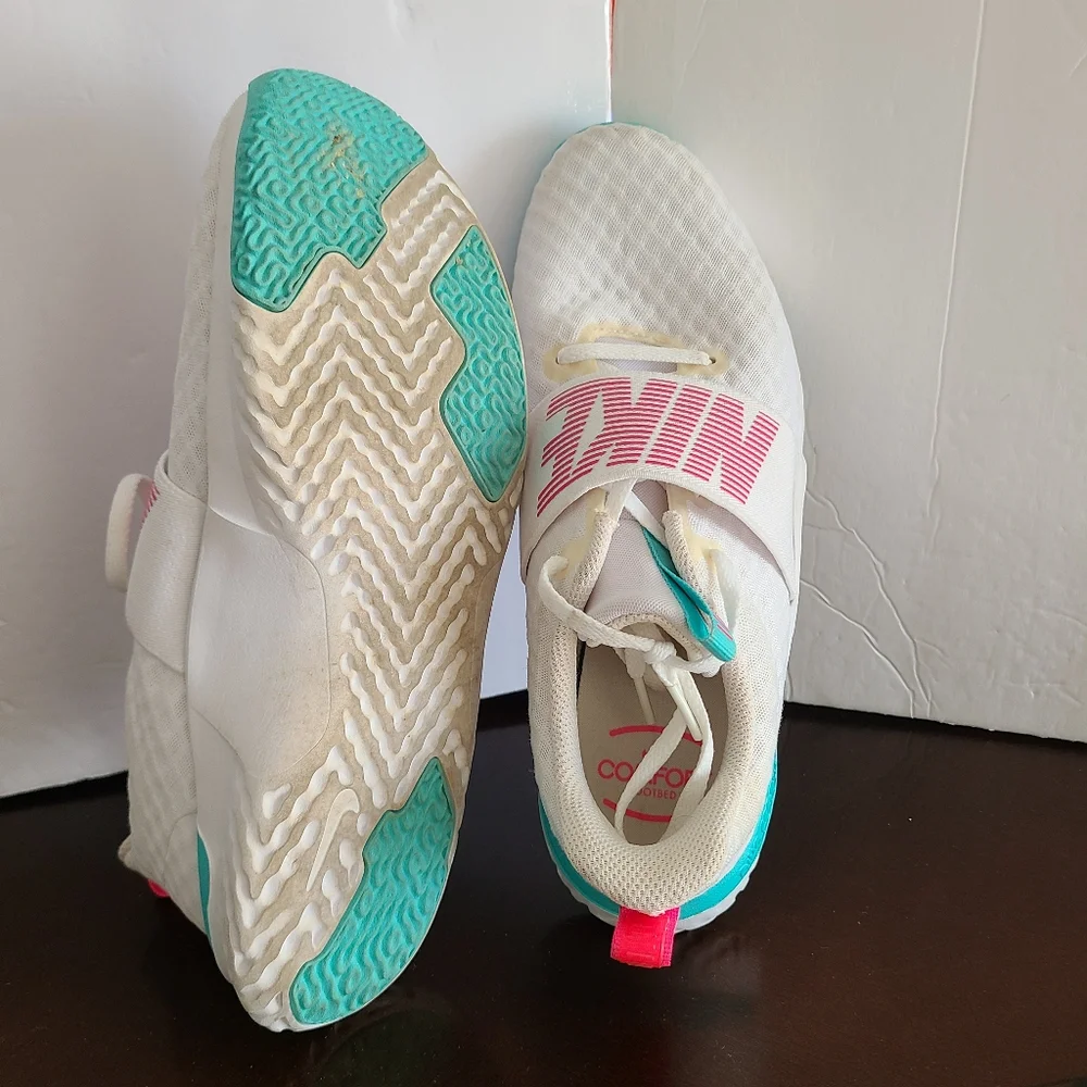 Nike Renew In  White Sneakers Women's Sz.8.5 - Picture 5 of 7